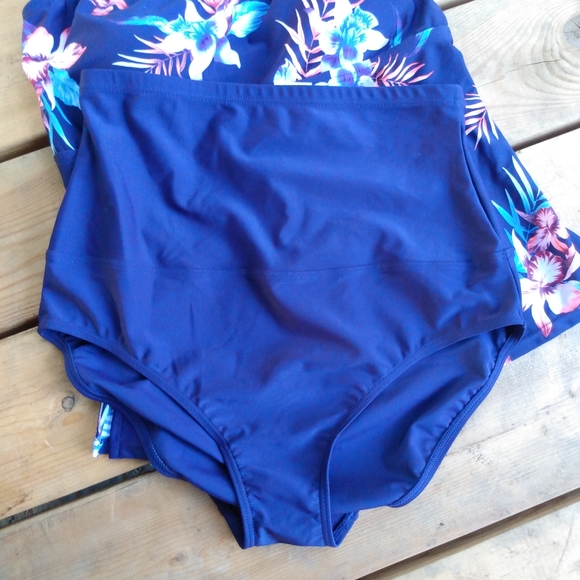 Island escape size 16 two-piece bathing suit - Picture 3 of 6